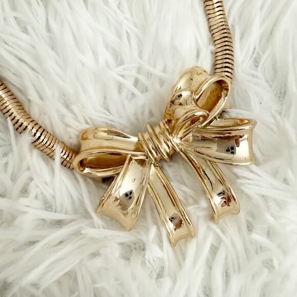 LANE BRYANT | Bow Goldtone Metal Statement Necklace Gold Adjustable | OSFM - Picture 7 of 8